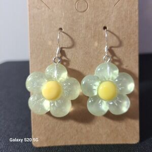Handmade Cute Floral Earrings, Yellow Flower Dangle Drop Earrings for Women NWOT